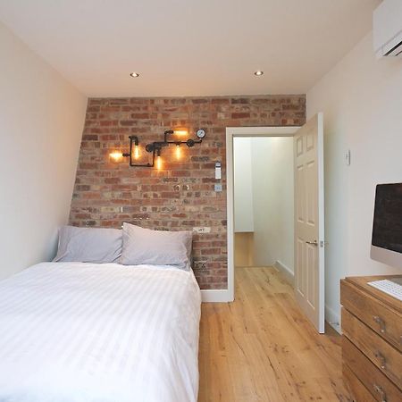 Modern Bedroom In London !! ภายนอก รูปภาพ