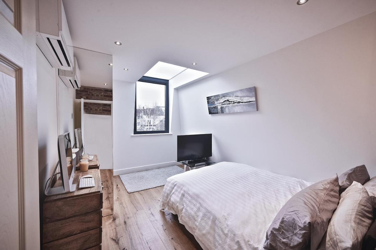 Modern Bedroom In London !! ภายนอก รูปภาพ