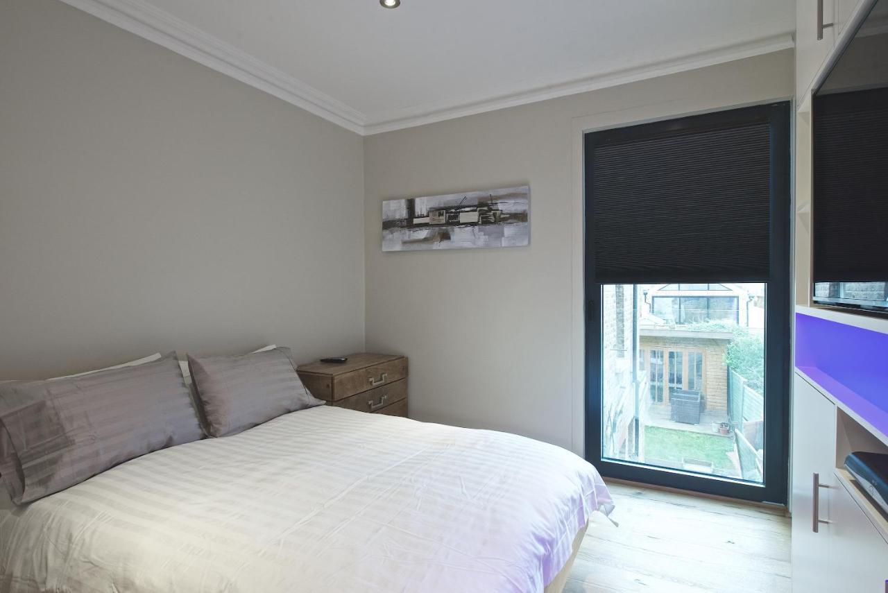 Modern Bedroom In London !! ภายนอก รูปภาพ